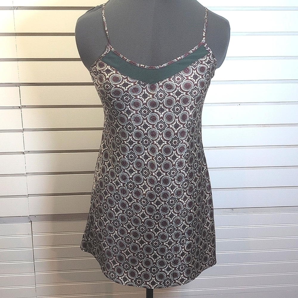 Val Mode Vintage Jacquard Lingerie Slip Size Small EUC
